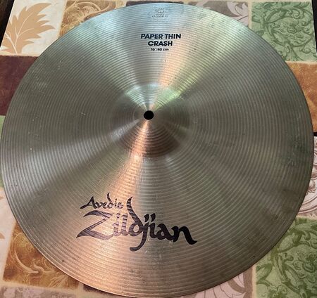 A Zildjian 16