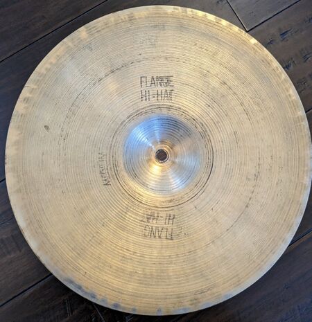 A Zildjian 14
