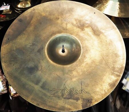 A Zildjian 20
