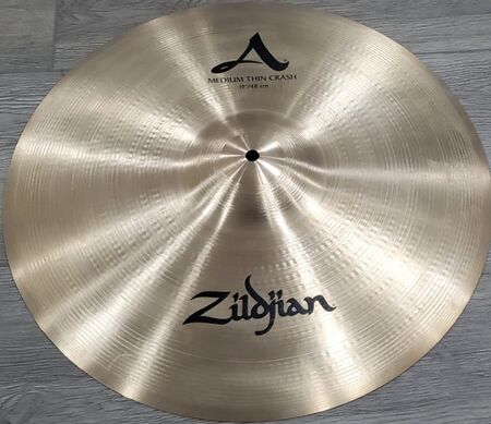 A Zildjian 19
