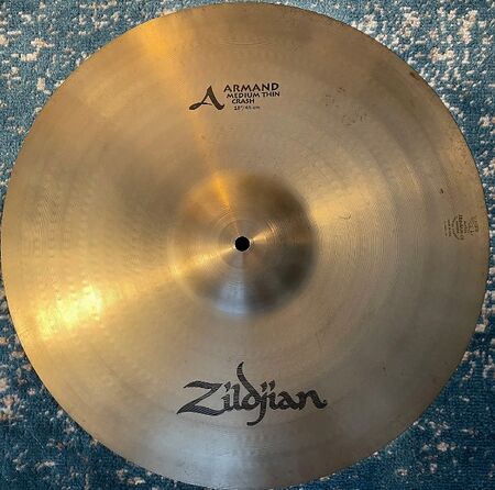 A Zildjian 18