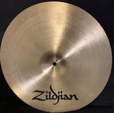 A Zildjian 16