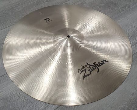 A Zildjian 22