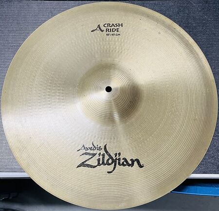 A Zildjian 18